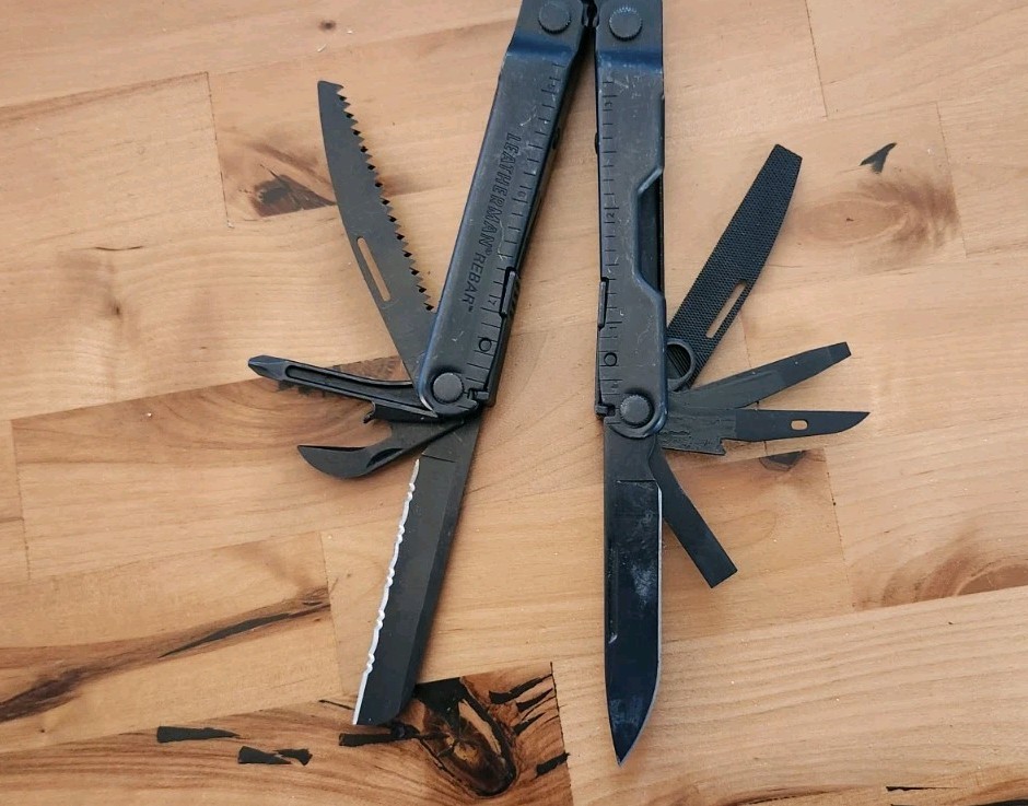 Leatherman REBAR Multi-Tool, Knife, Pliers, Saw Black w/ Sheath – Excellent C85