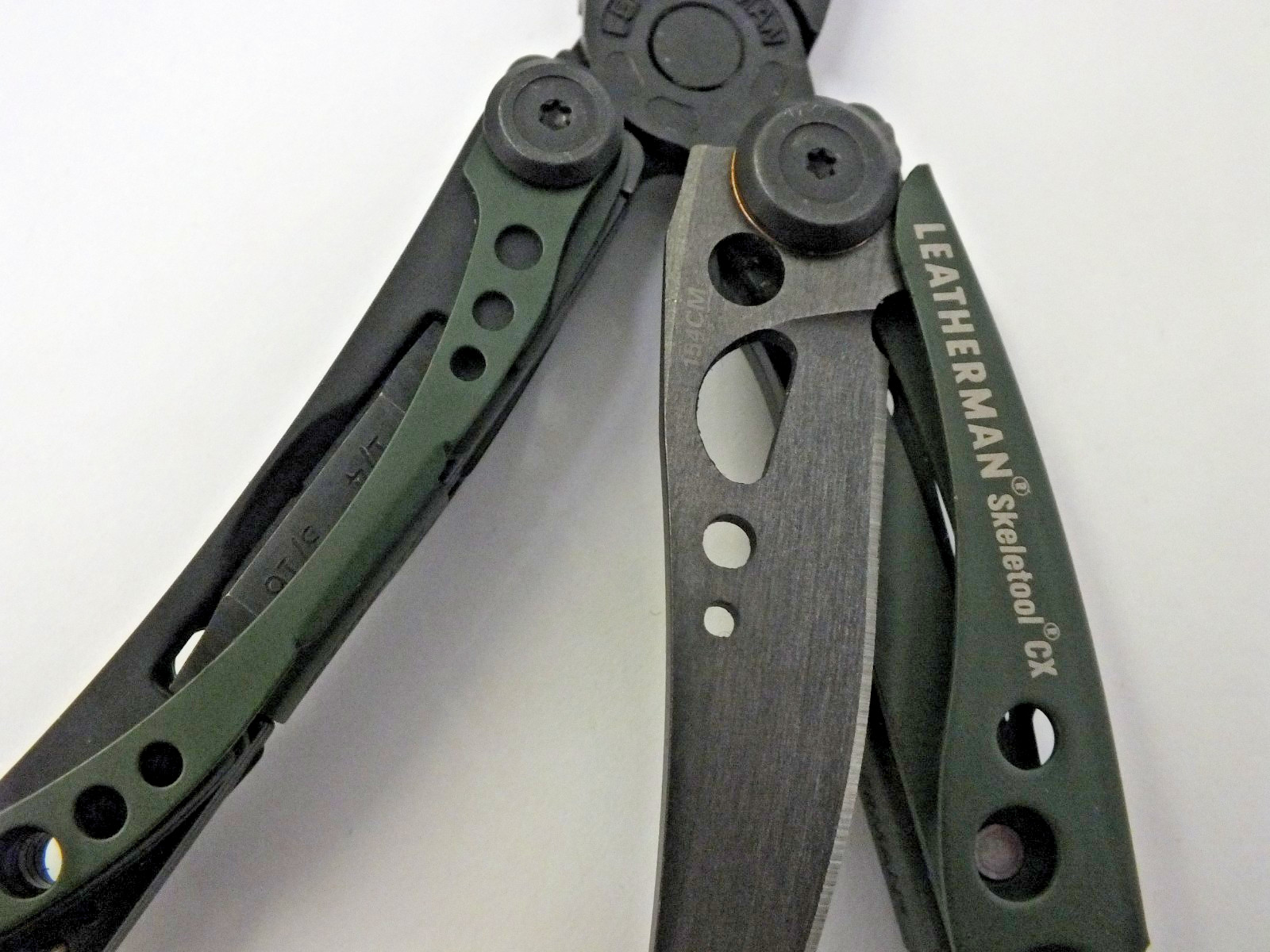 Leatherman Skeletool CX Multitool Green w/ sheath 154CM