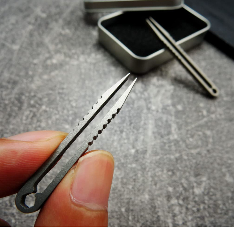Canku 2 pcs mini portable titanium alloy tweezers EDC survival tool (Silver)