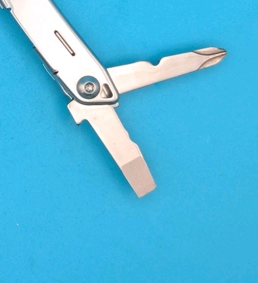 LEATHERMAN WINGMAN MULTI-TOOL! FAST SHIPPING! WITH SHEATH!