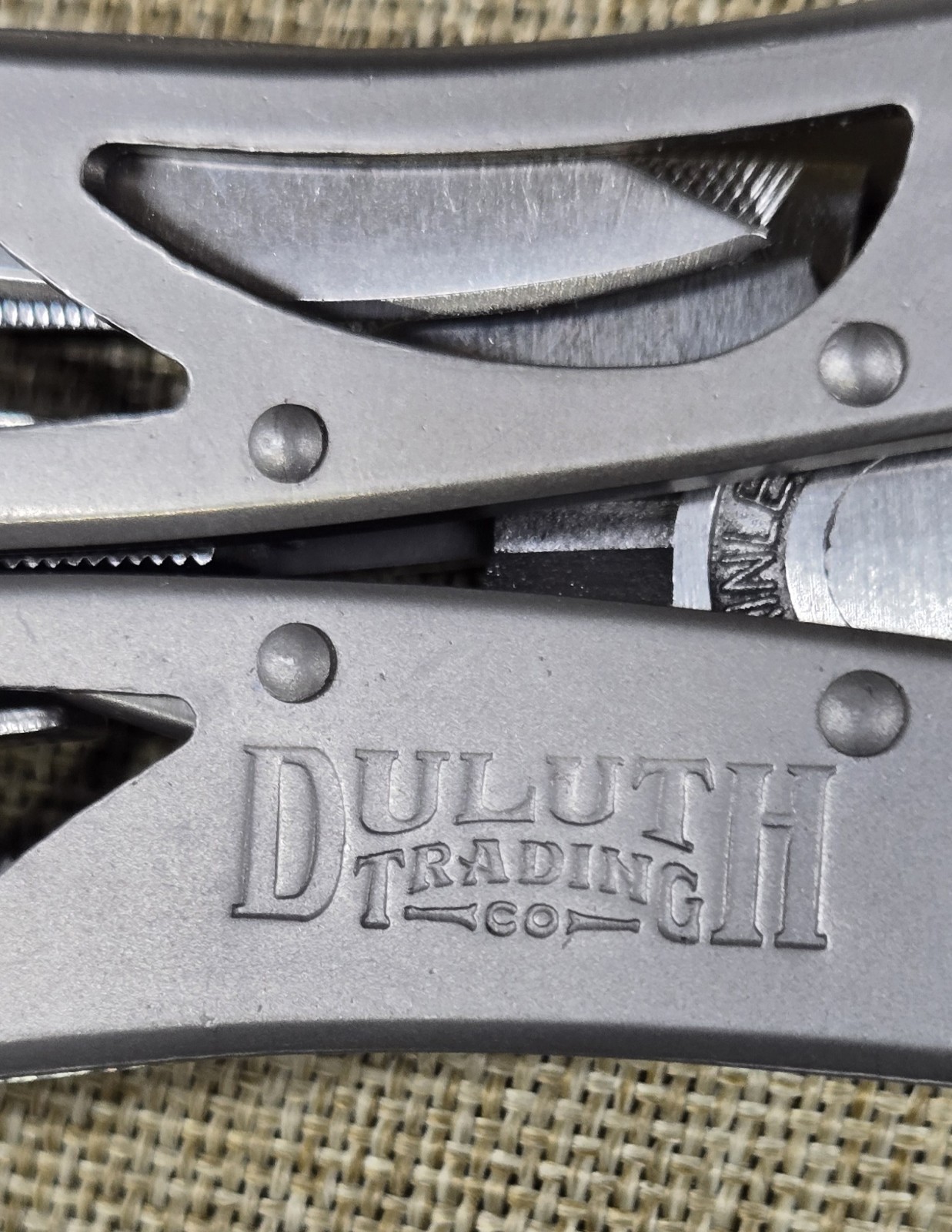 Duluth Trading Co 2CR Stainless Multi Tool Pliers Knife Saw New w/ Sheath