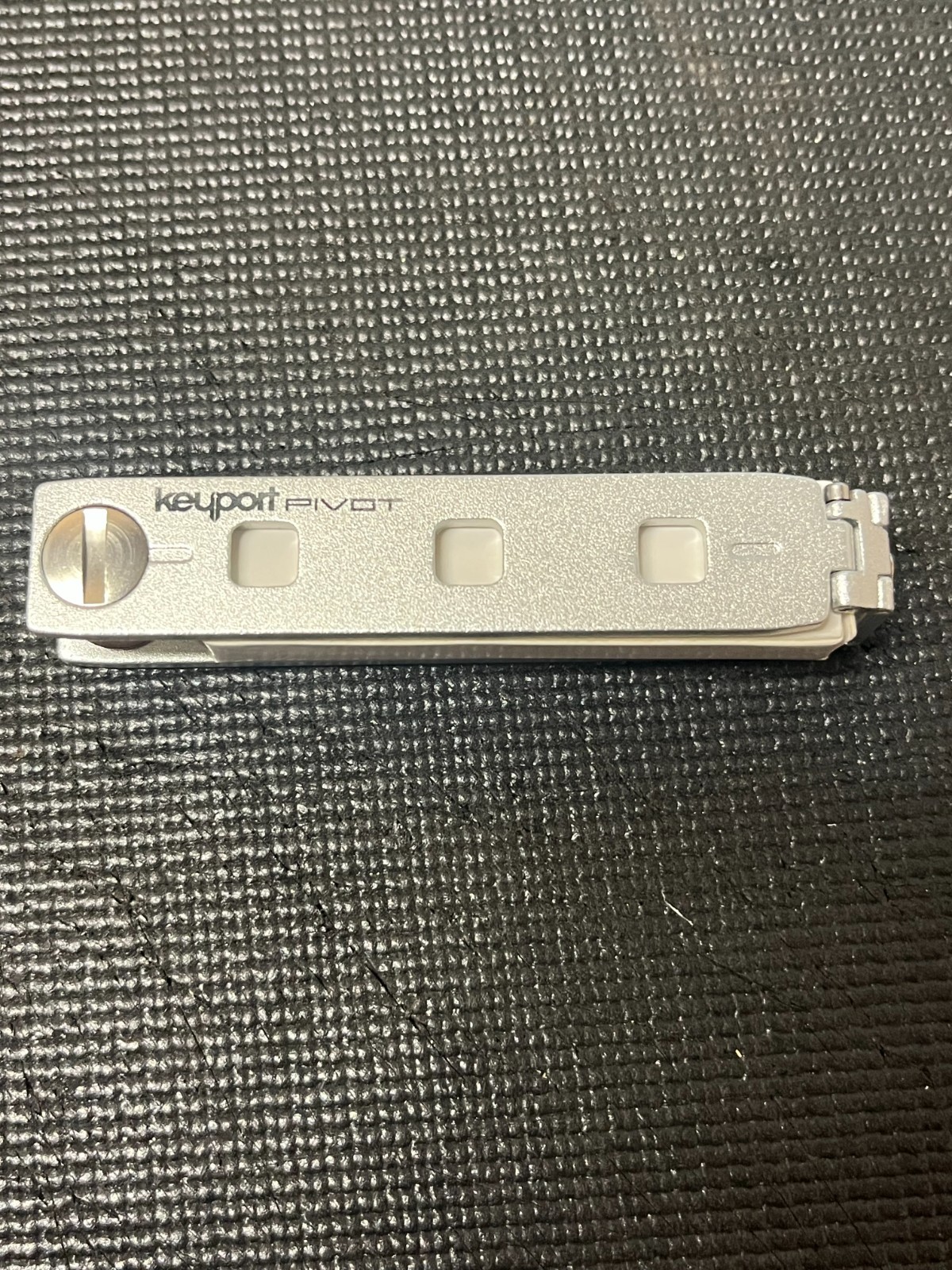 Keyport Pivot 1.0 Aluminum Premium Key Case for Men Silver New