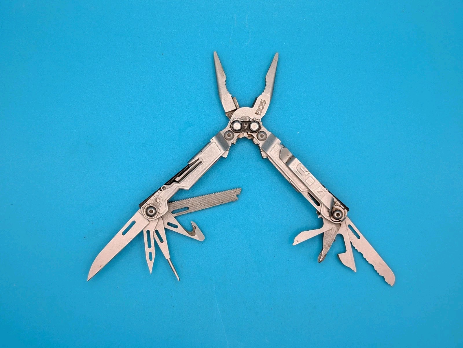 SOG PowerPint Tool Compact Lightweight Silver Multi-Tool!