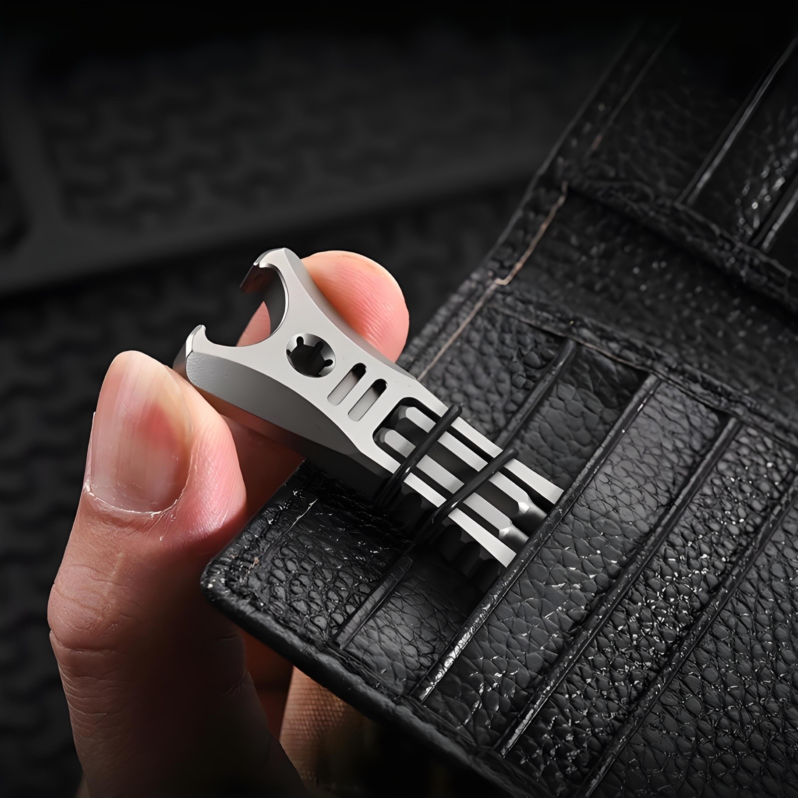 Titanium Alloy EDC Mini Pry Bar Multi-Tool Bottle Opener with 2 Screwdriver Bits