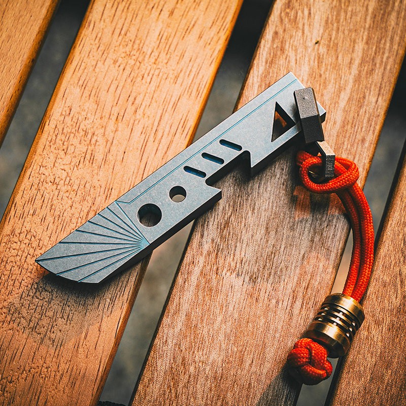 Titanium alloy inlaid with Damascus steel EDC Tool Pry bar