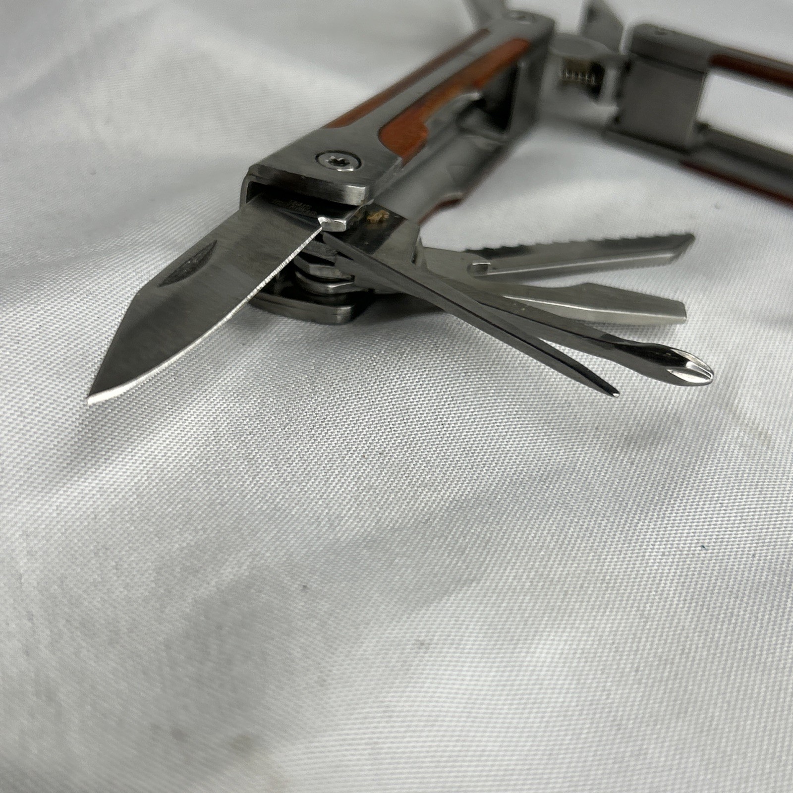 Winchester Trail Wood Stainless Steel 2CR Multi Tool 12 Tools Y2K Vintage Knife