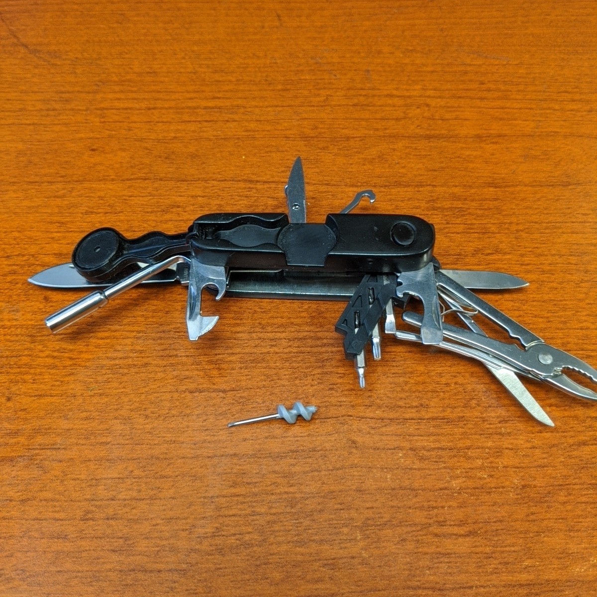 Ranger MultiTool Pocket Knife with Compass & 30 Tools All in Your Pocket Vintage
