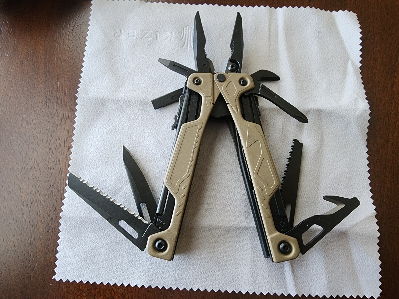 Leatherman OHT Tan Multi-tool Multi Tool Pliers Knife Screwdriver Brown