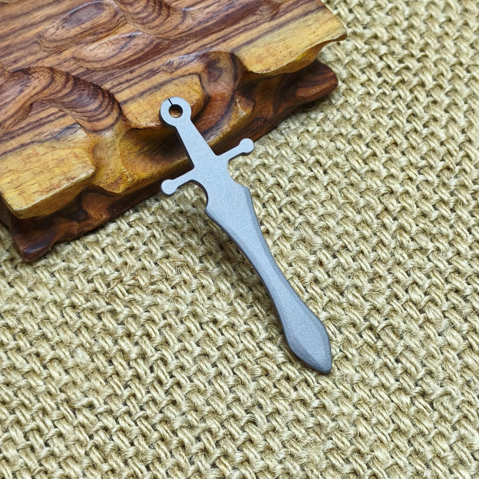 EDC multi tools ornament fell pendant mini SWORD cross pry bar metal