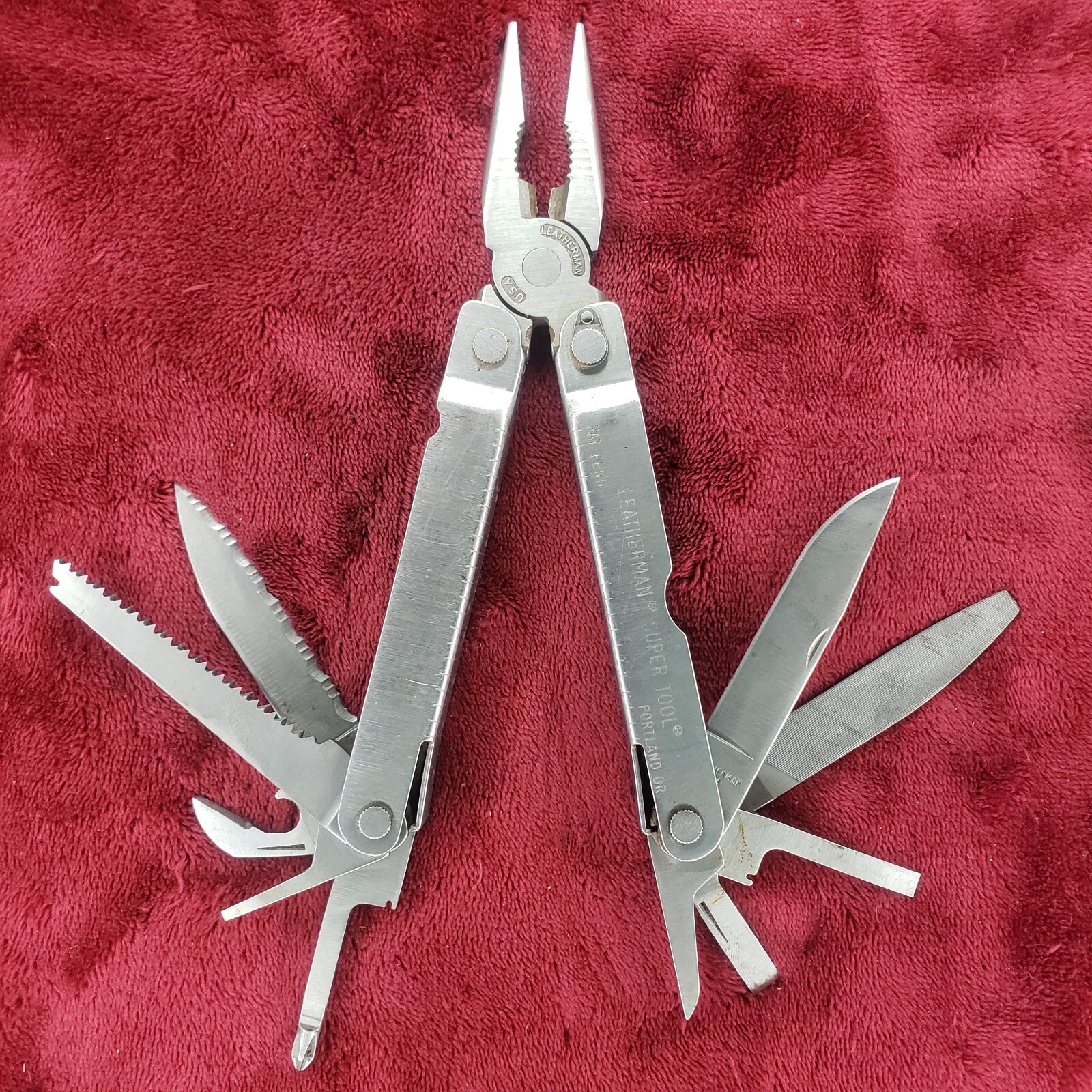 🔪 🔪 Leatherman Super Tool Multi Tool with Sheath.