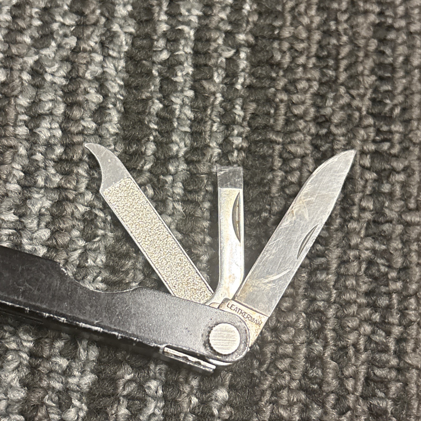 Leatherman Micra Multi-Tool, Knife, Scissors, Black