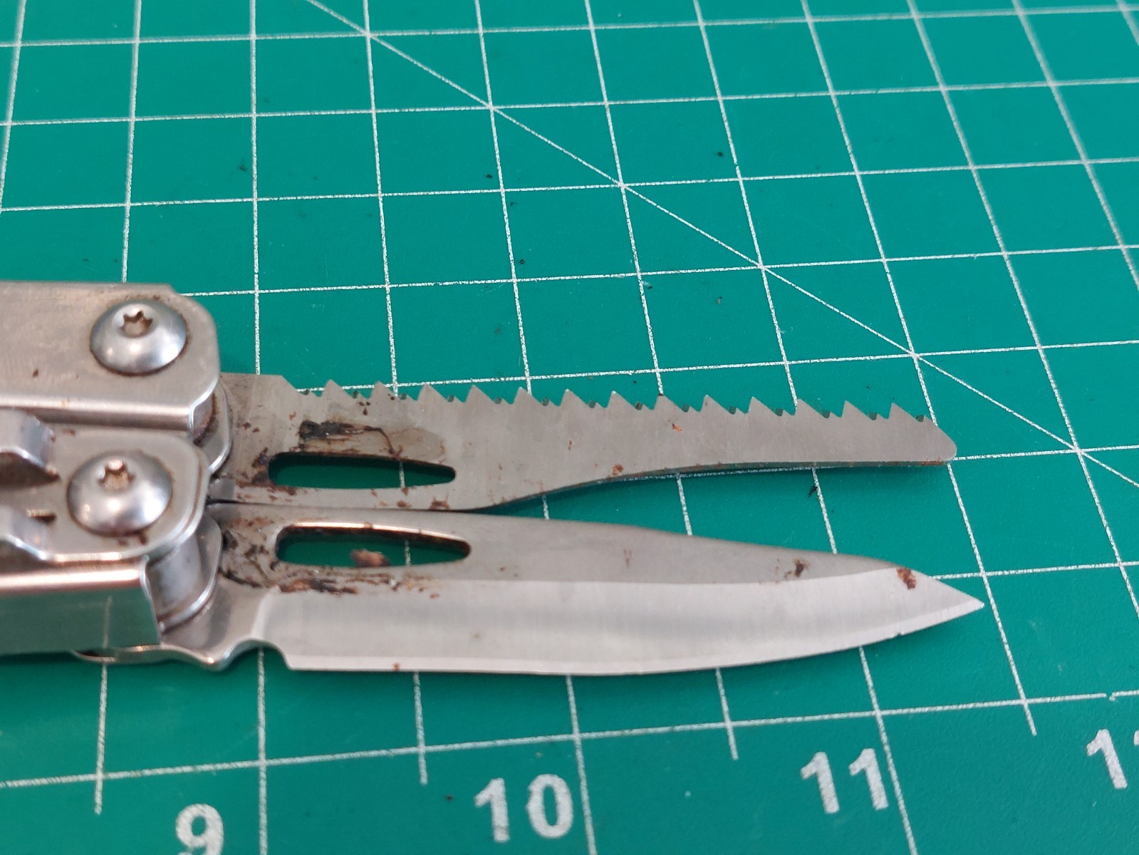 Leatherman Sidekick Multi-Tool Some Rust Somewhat Hard to Open Side Tools