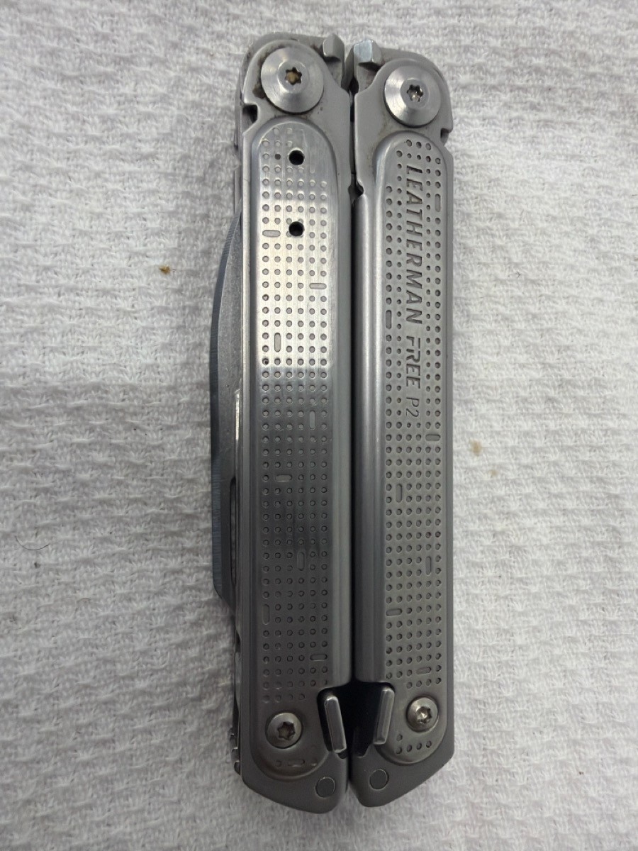 LEATHERMAN FREE P2 MULTI-TOOL PRE-OWNED (P23017522)
