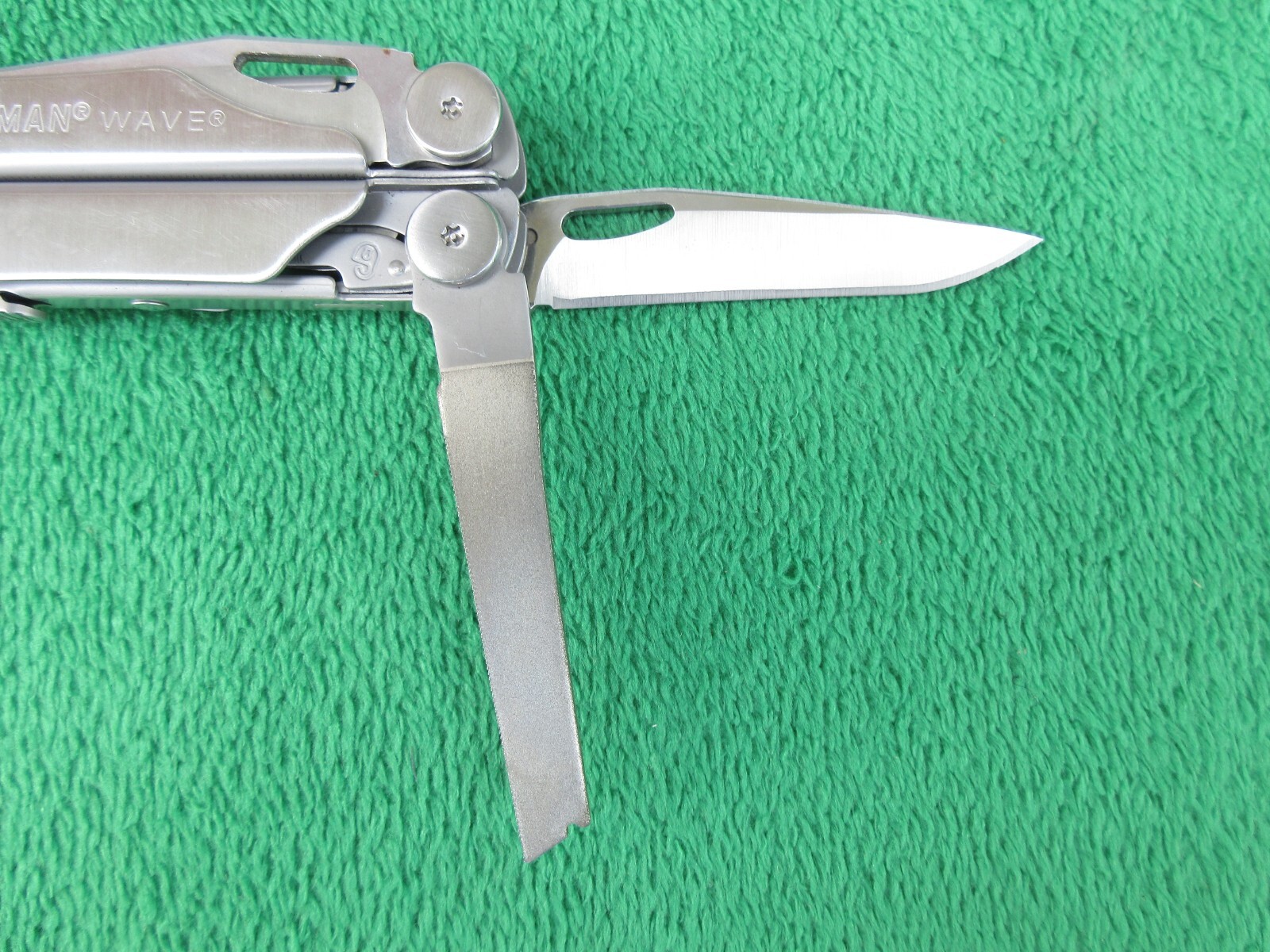 Leatherman Wave Multi Tool Folding Knife w/ Sheath #221