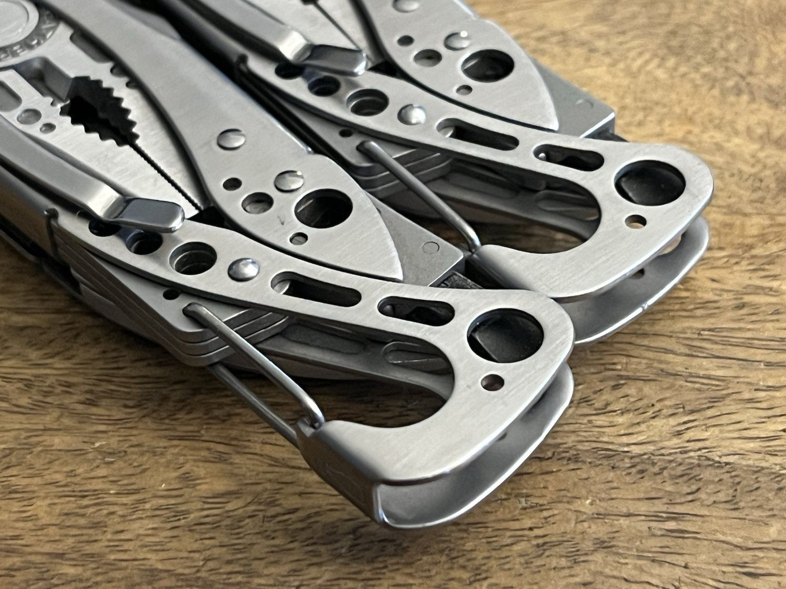 Leatherman Skeletool MultiTools SUPER NICE!! w/New Molle Sheath (Lot Of 2)
