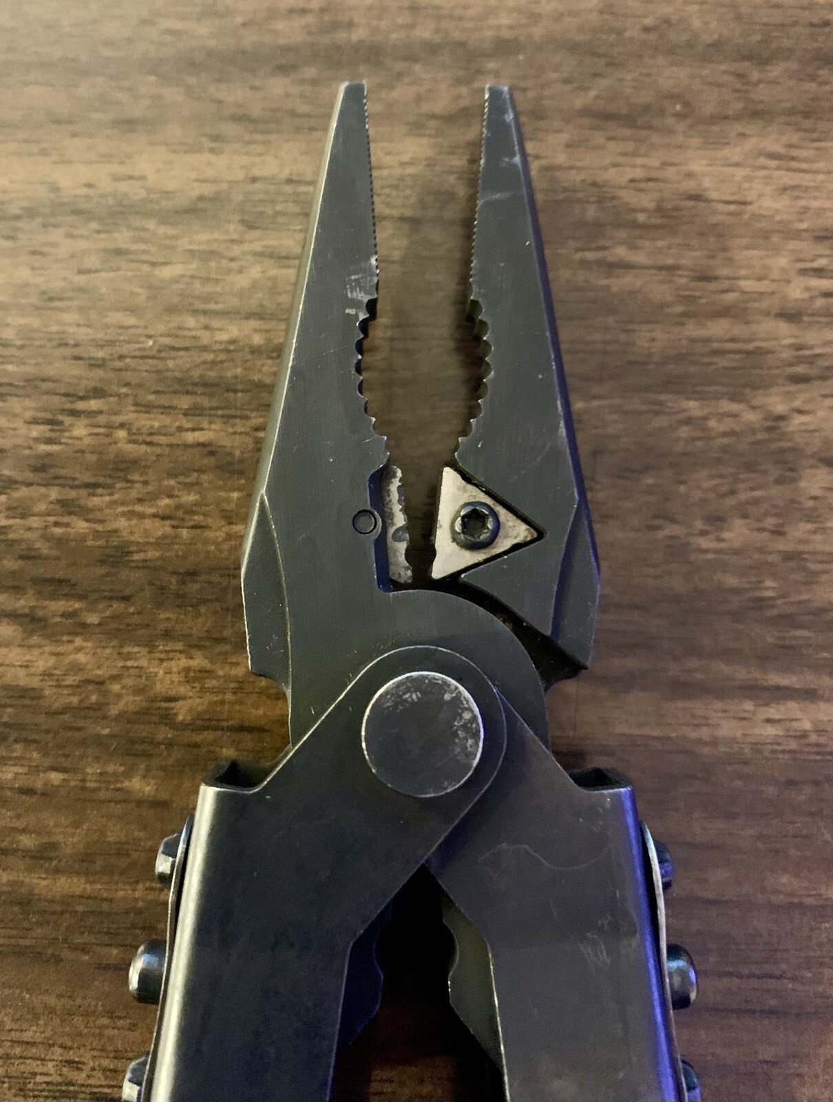 Gerber MP600 Black Oxide Multi-Tool Needle Nose Pliers Carbide Cutters Knife