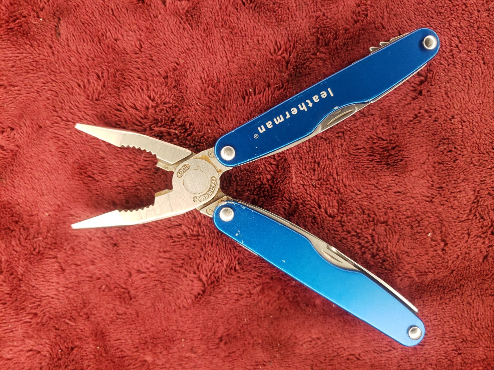 🔪🔪 Leatherman Juice CS4 Multi-Tool Stainless Pliers Multi Tool Blue Read