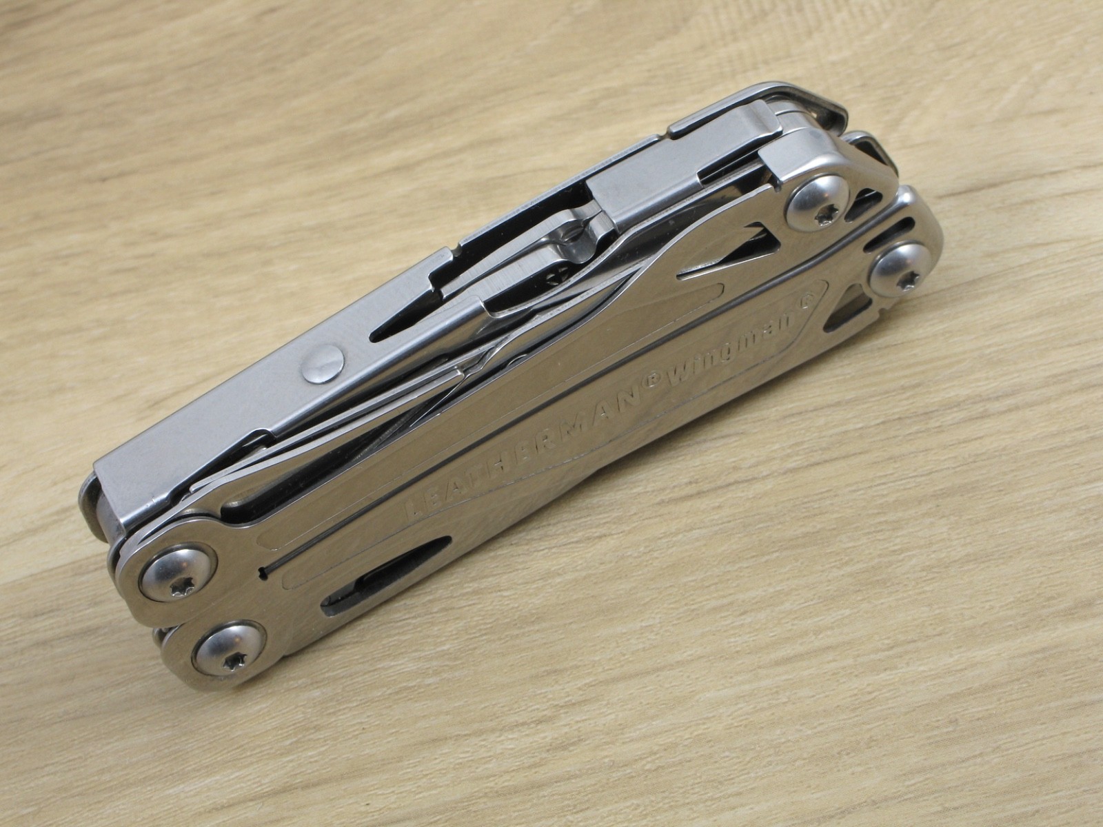 Leatherman Wingman Multi-Tool, Knife, Pliers, Stainless, USA – “SUFFOLK OEA”