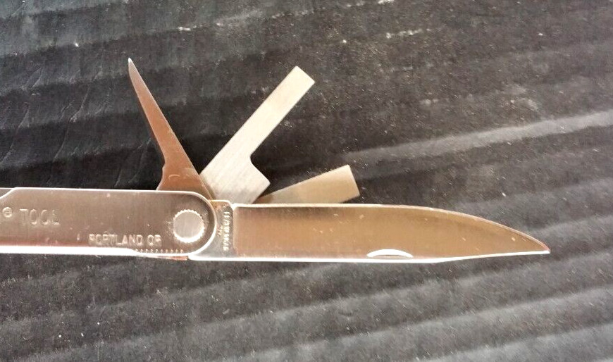 Leatherman Multi Twelve Tool Stainless 4″ No Sheath 2.5″ Blade Excellent + 1985