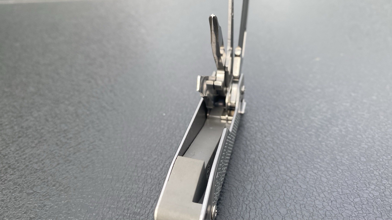 Leatherman FREE T2 Multi-Tool Stainless Steel Silver