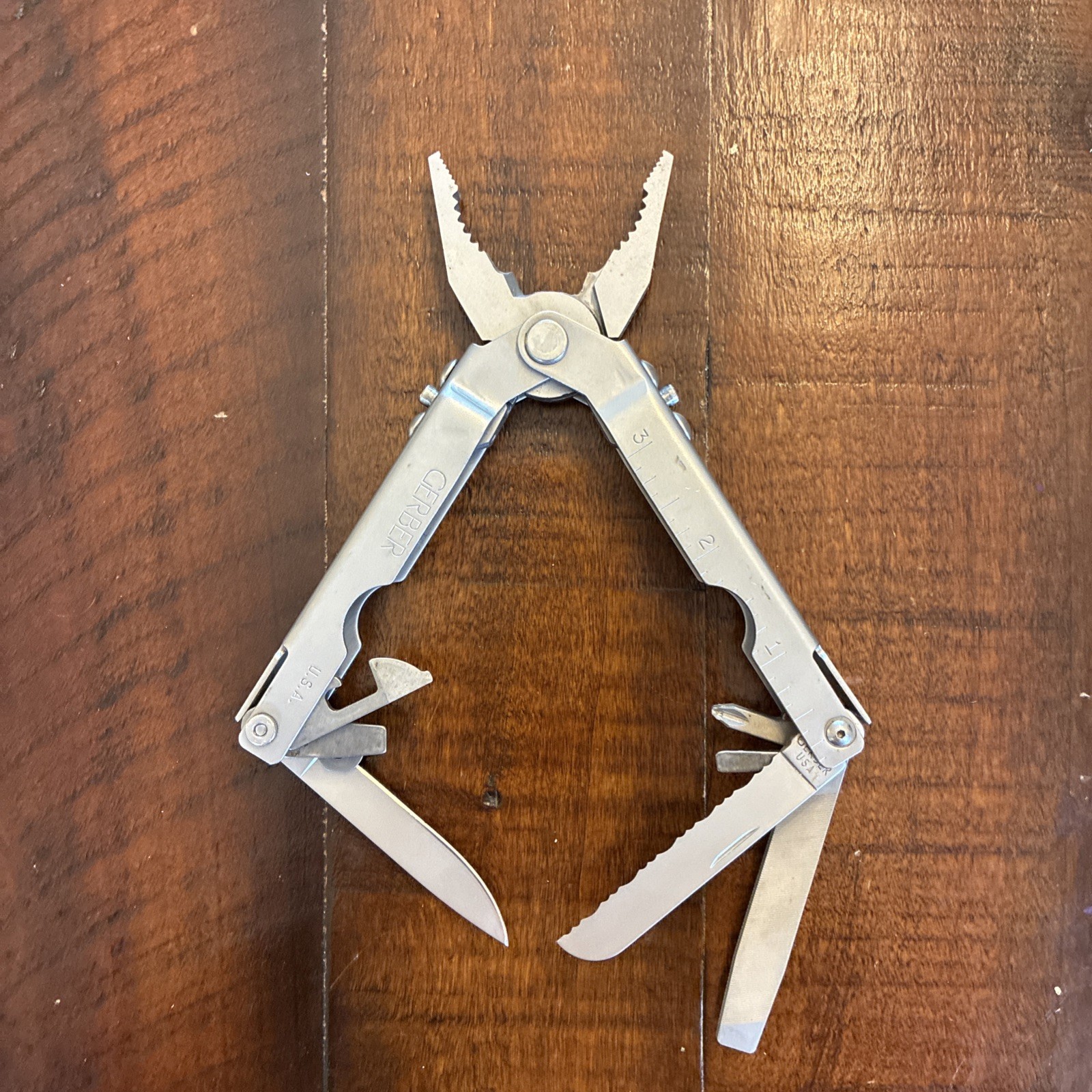 Gerber USA MP600 Blunt Nose Multitool Pliers Knife Saw Vintage – Very Clean!