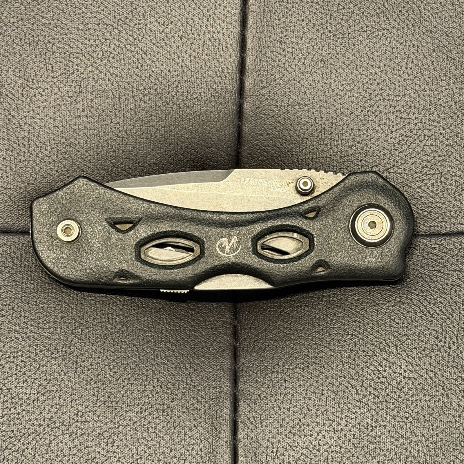 Leatherman K500 154CM Blade w/ Carabiner Lockback Knife Black Blade