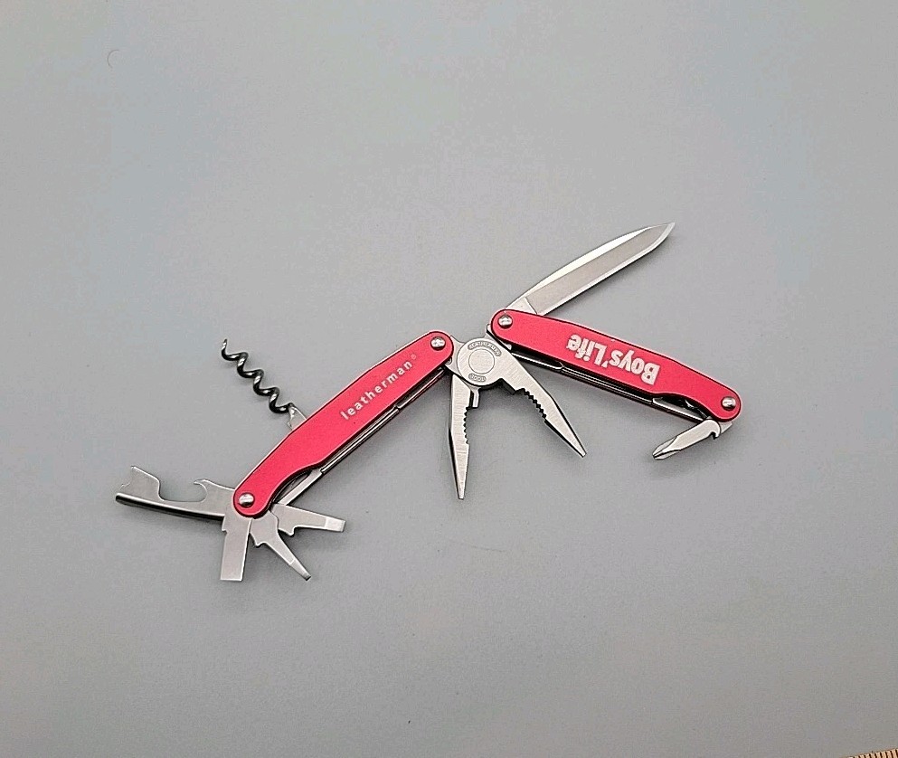 Leatherman JUICE C2 Multi-Tool – Dated 1103 – Red – Retired – Boys Life LOGO