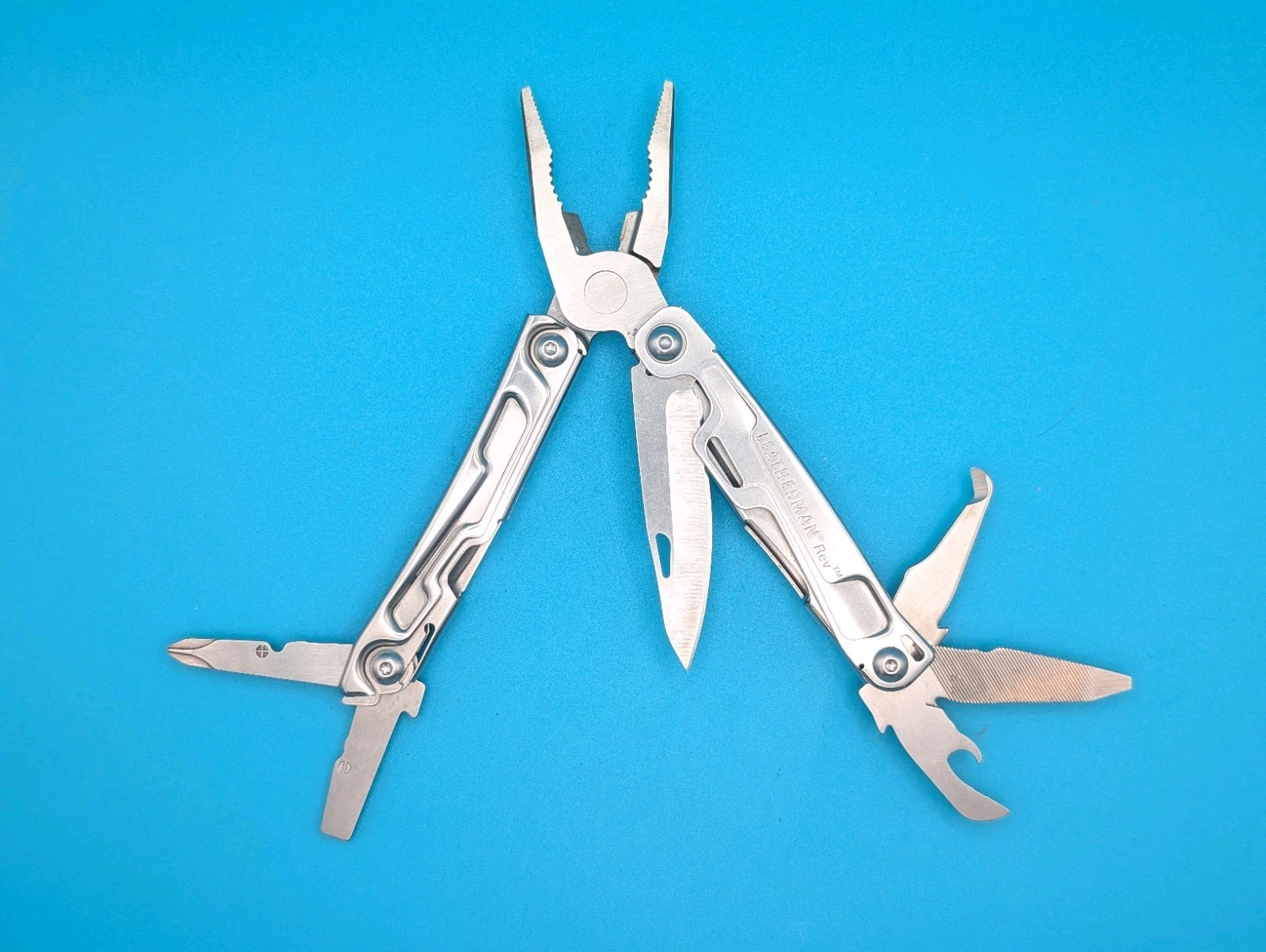Leatherman Rev 3.8″ Multi-Tool, Stainless! *SOME RUST ON ITEM*