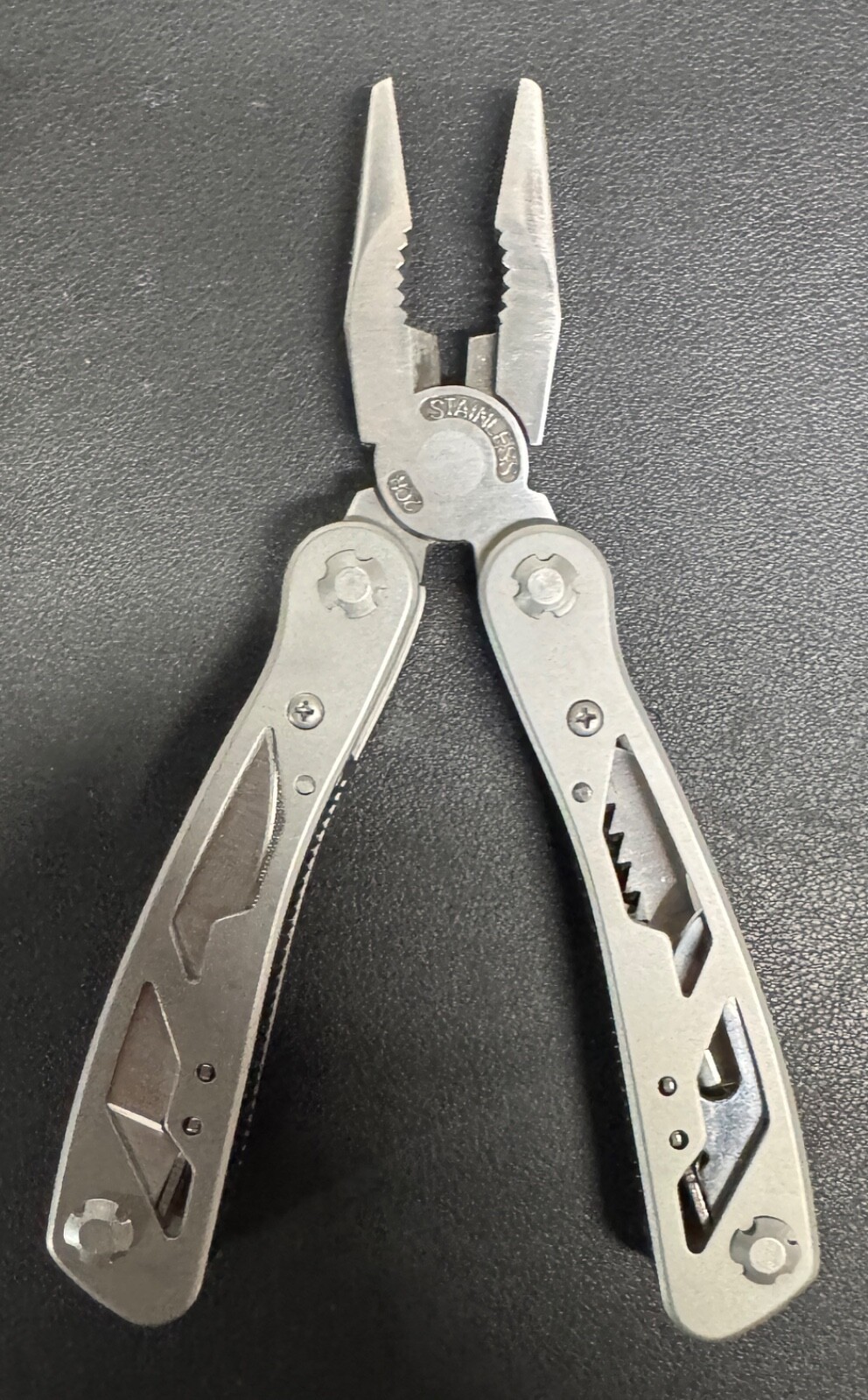 Stanley 12-in-1 Multi-Tool, Stainless, CR2 (Z3)