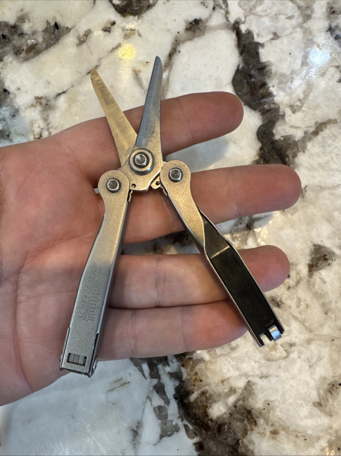 Schrade USA ST2 Multi-tool Tough Chip Compact / Mini Tool