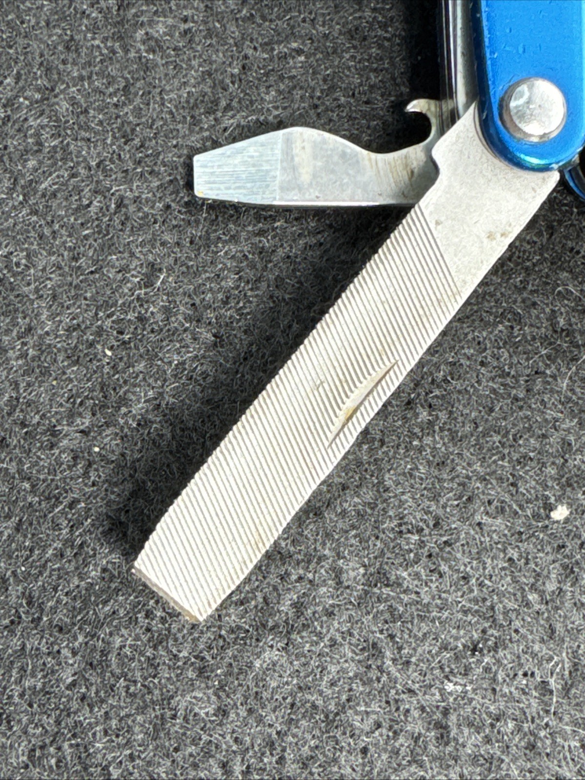 Leatherman Squirt E4 Multi-Tool w/Wire Strippers Blue
