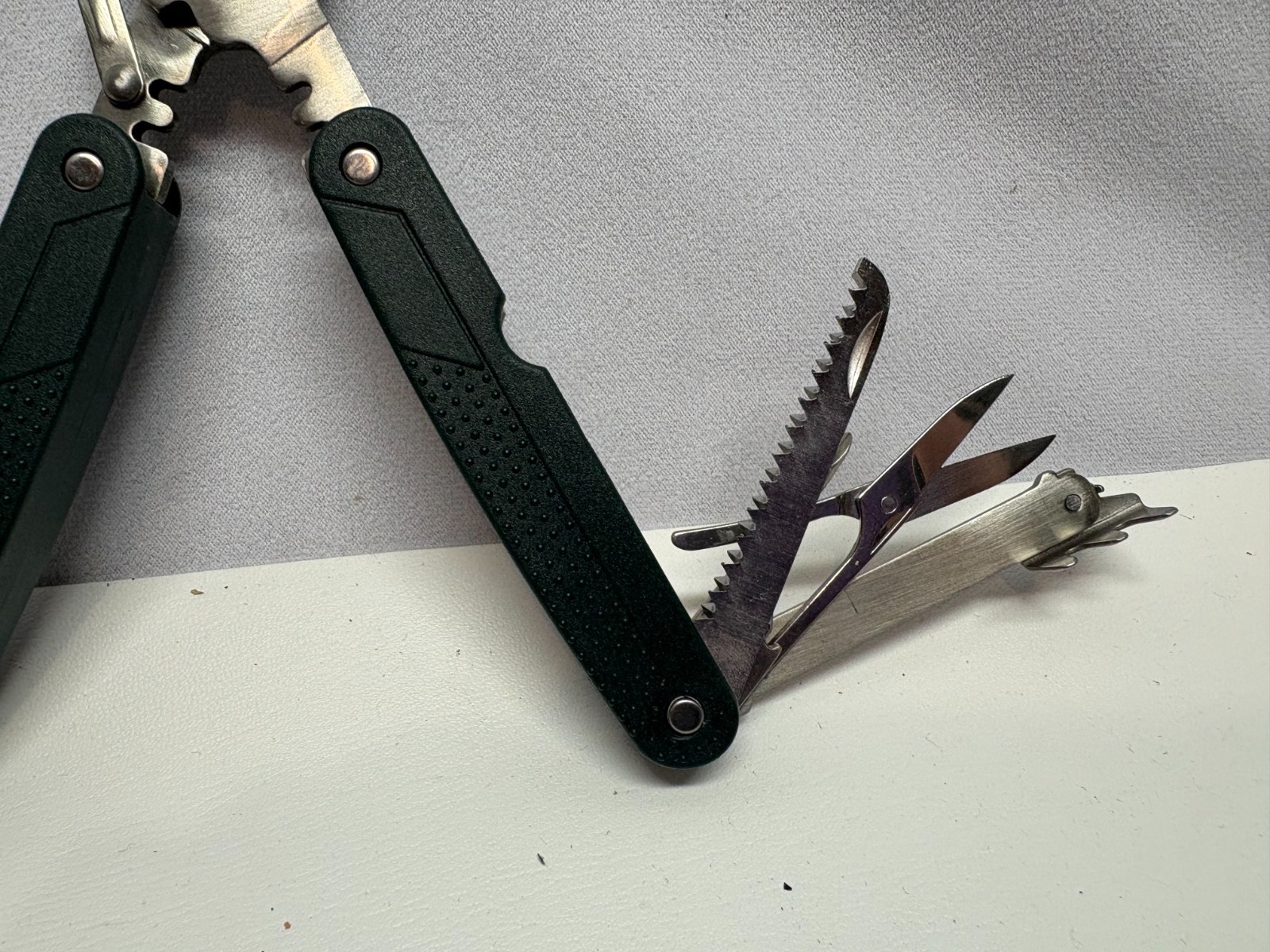 multi tool camping knife 10 tools green handle and pouch with shears 8″ long