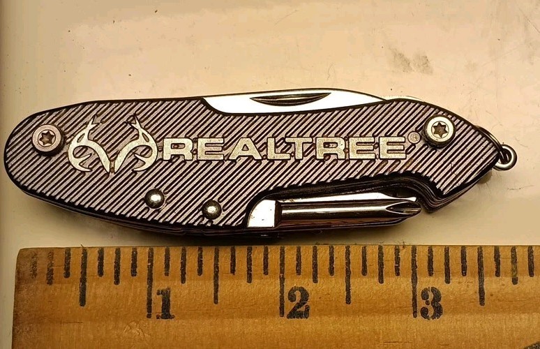 REALTREE MULTI TOOL Knife Saw Corkscrew scissors Phillips & Flathead