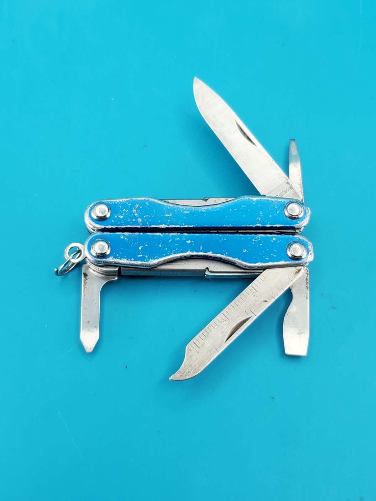 Leatherman “Squirt S4” Stainless Steel Multi Tool – BLUE!