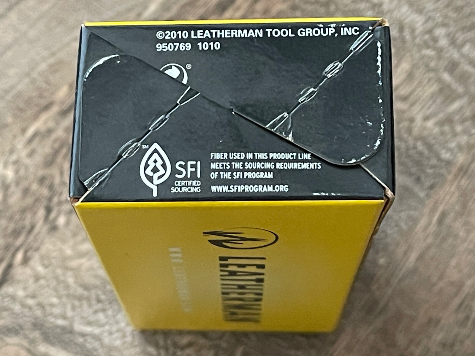 Leatherman Freestyle multitool with classic vintage design box. Discontinued