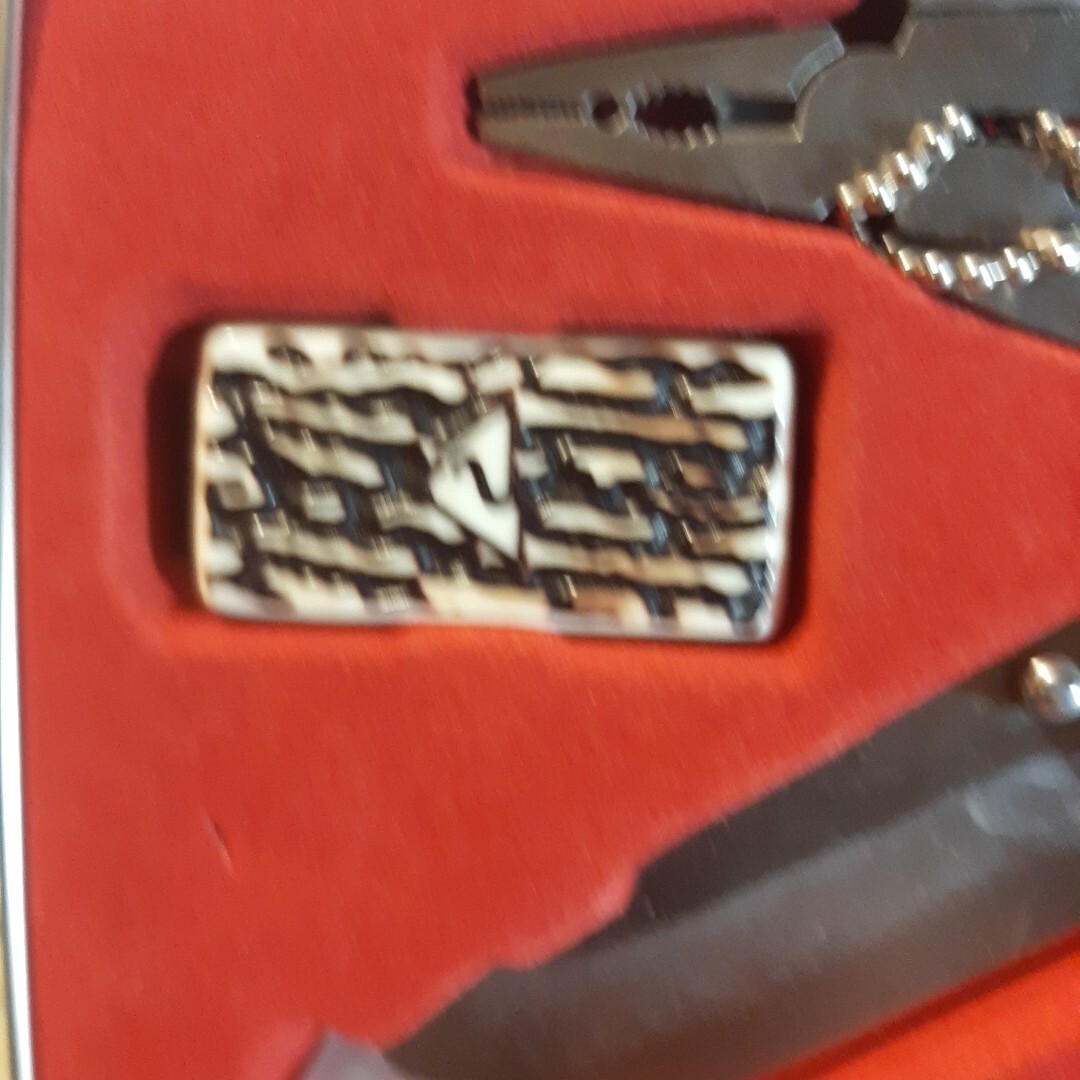 OZARK TRAIL 5 PIECE COMBO SET 2 Knives – Tool – Money Clip – Metal Tin *New**