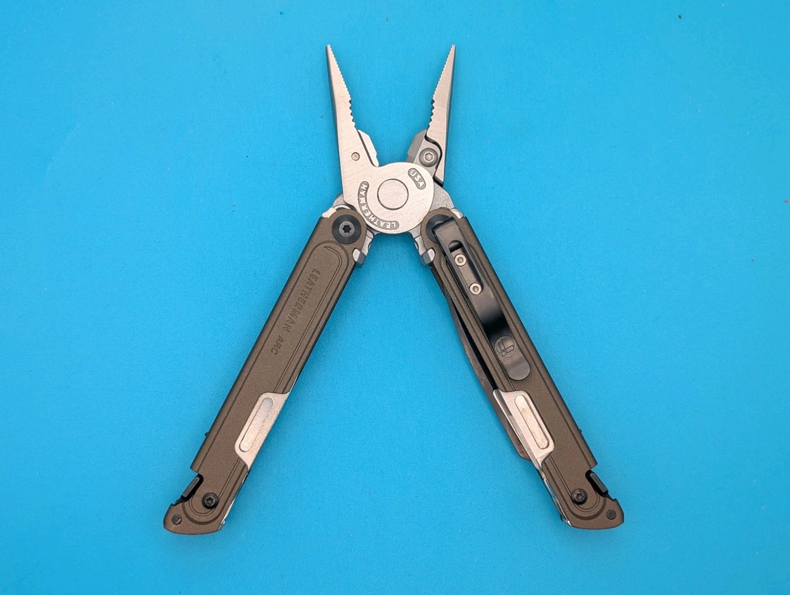 Leatherman Arc Knife Pliers Multitool! Talos! NEW IN BOX!