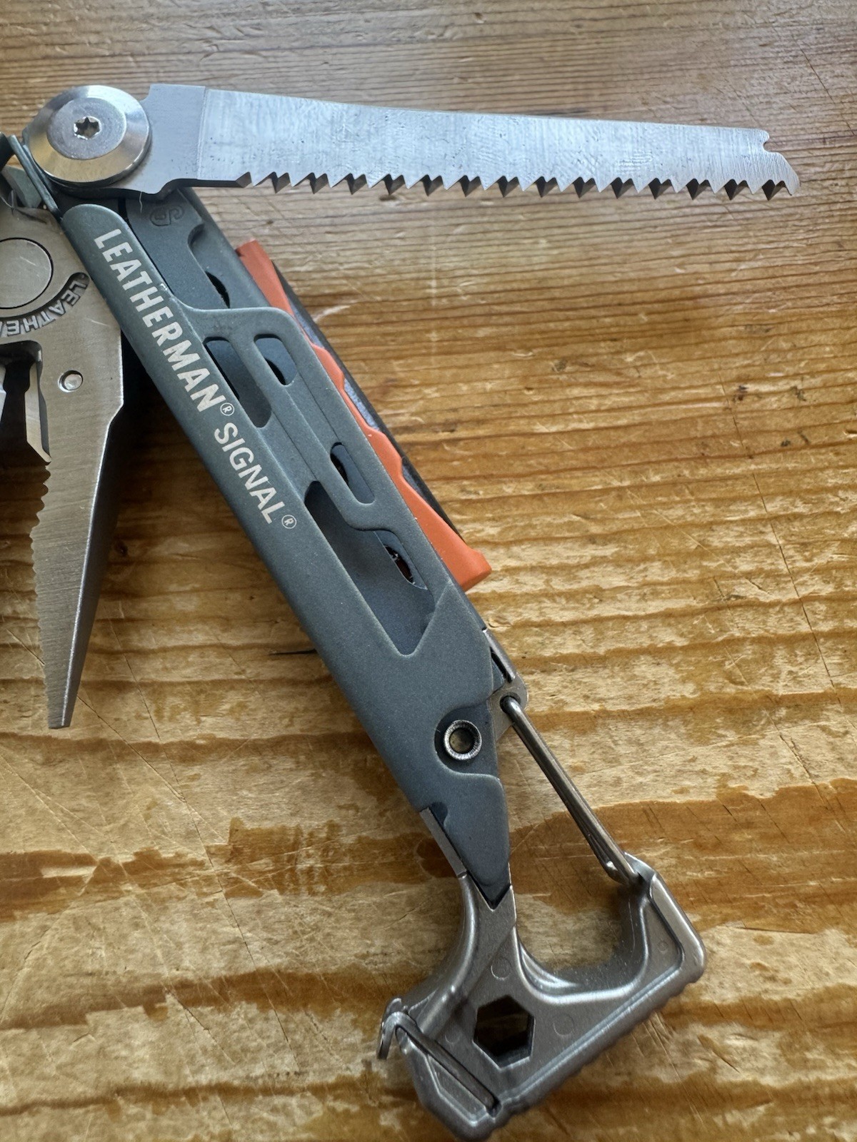 Leatherman Signal Multi-Tool Thunderscape – Excellent