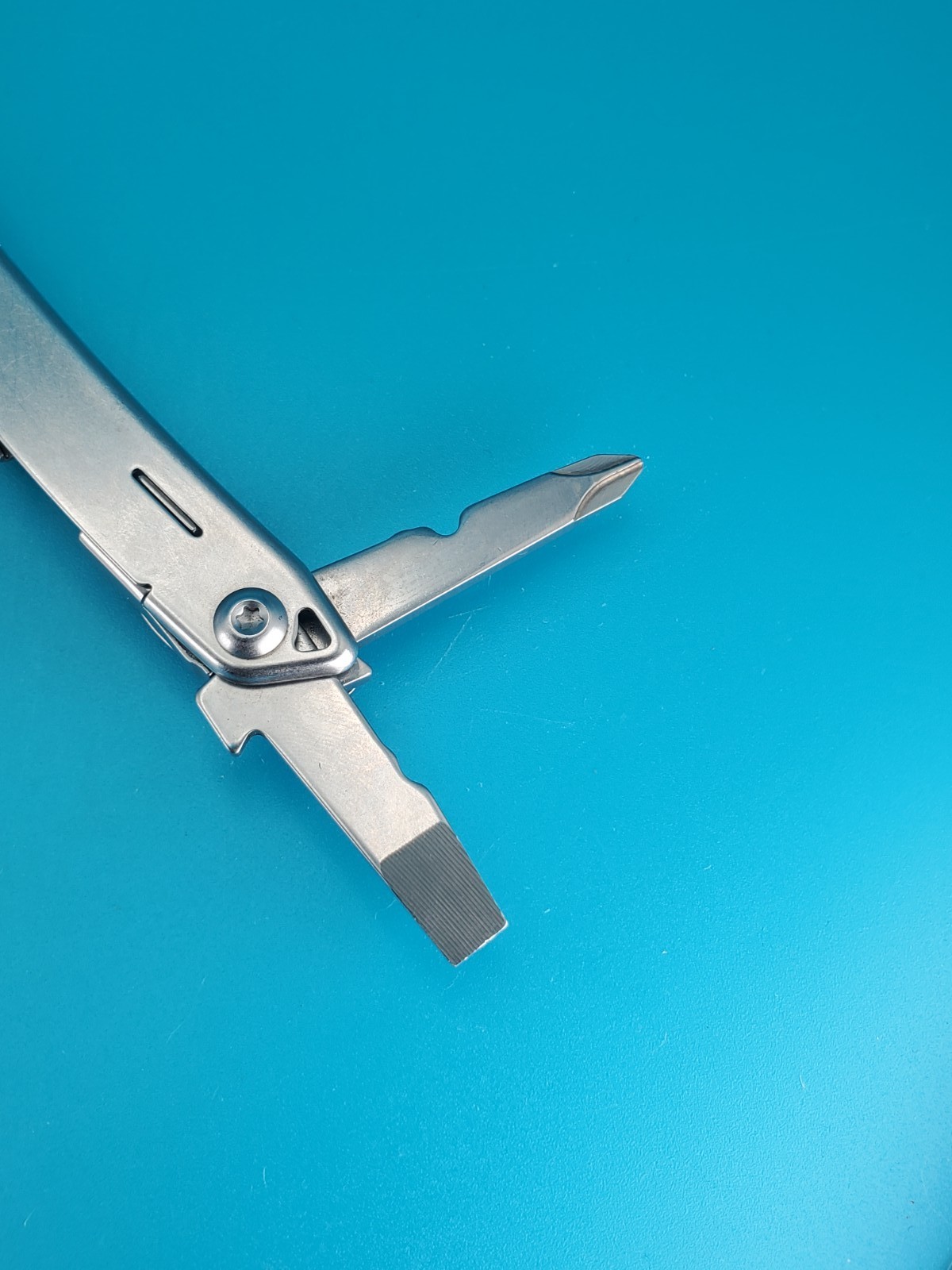 LEATHERMAN WINGMAN MULTI-TOOL! FAST SHIPPING!