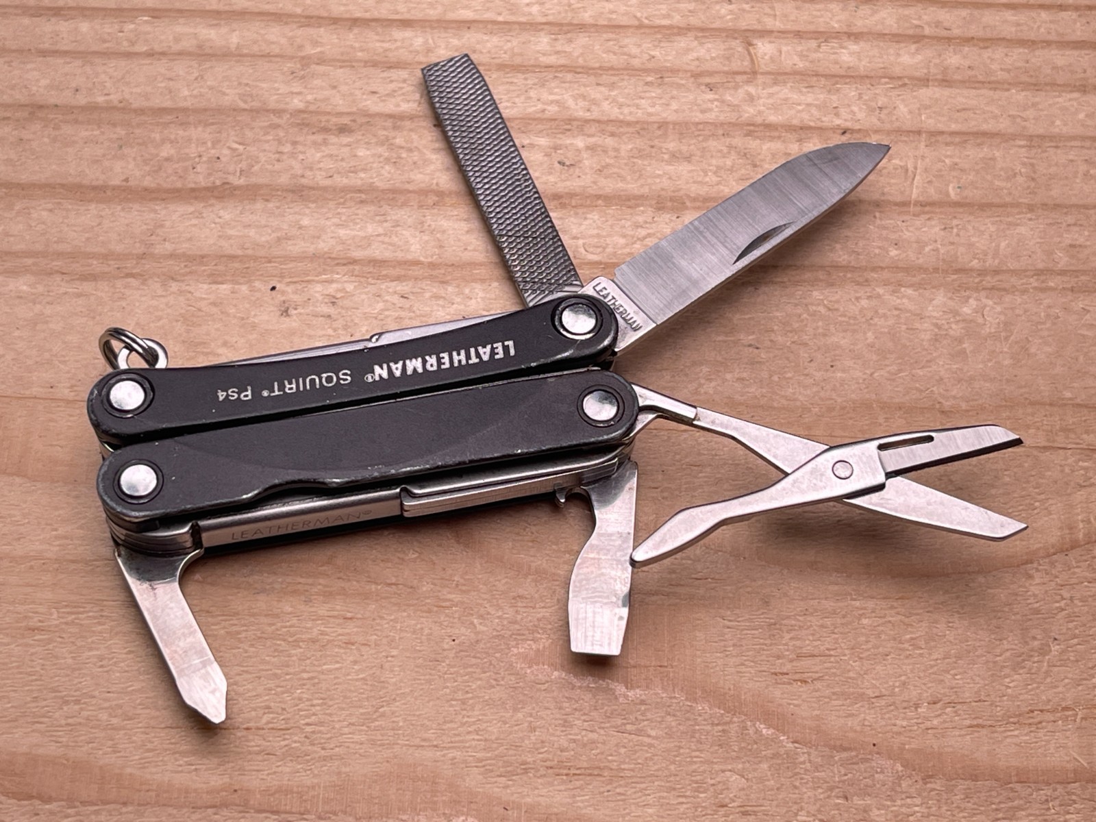 Leatherman Squirt PS4 Black Multi-tool Knife – Broken Scissors Spring – Retired