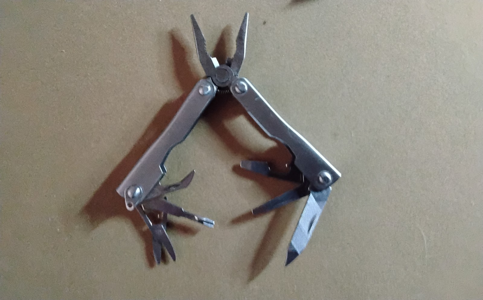 Gerber Solstice Folding Multi-Tool And 4 Other Multi Tools Lot