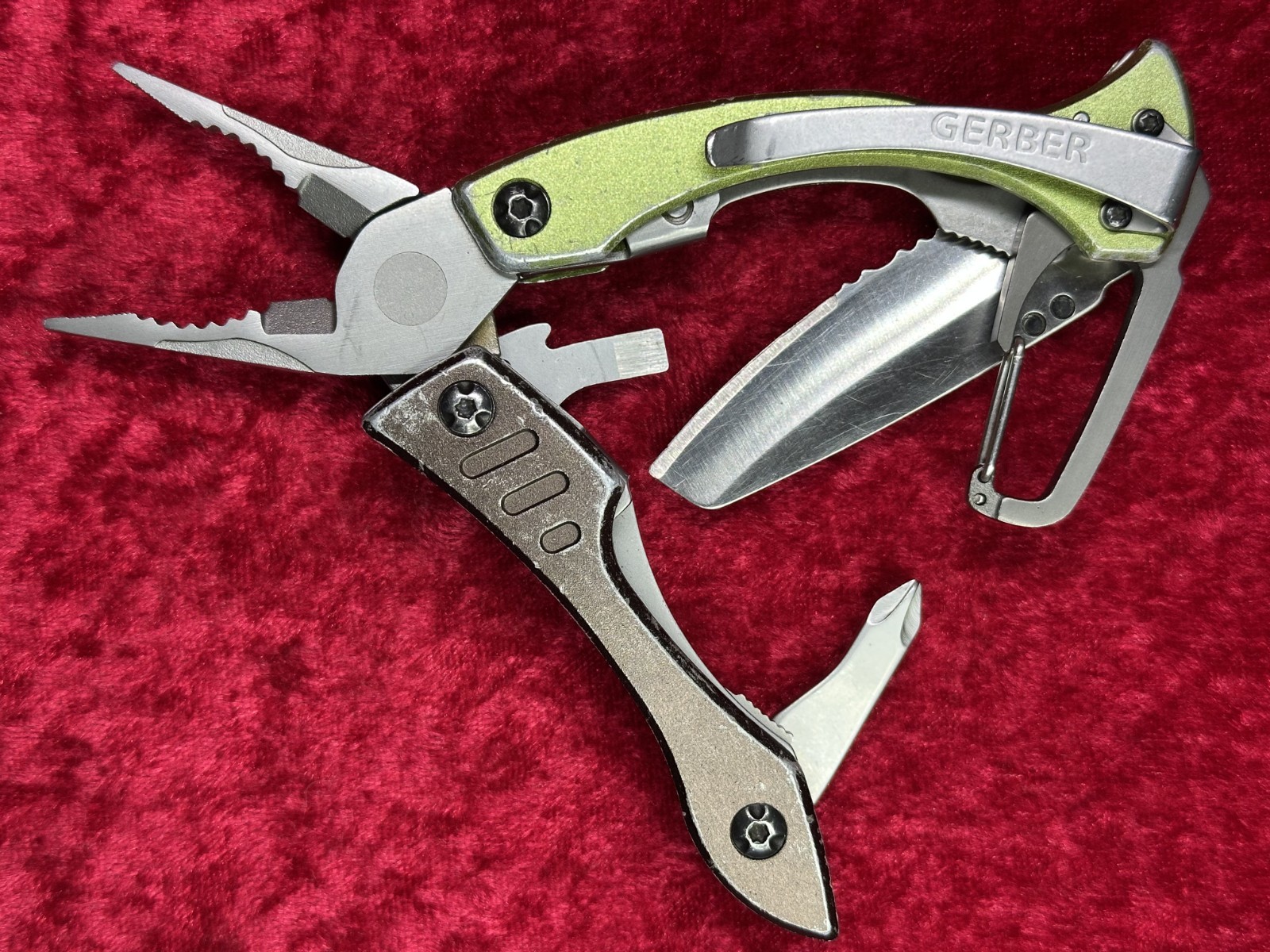 Gerber Crucial Green & Brown Handle Multi-Tool Pliers 7 Function 6 Tool (588)