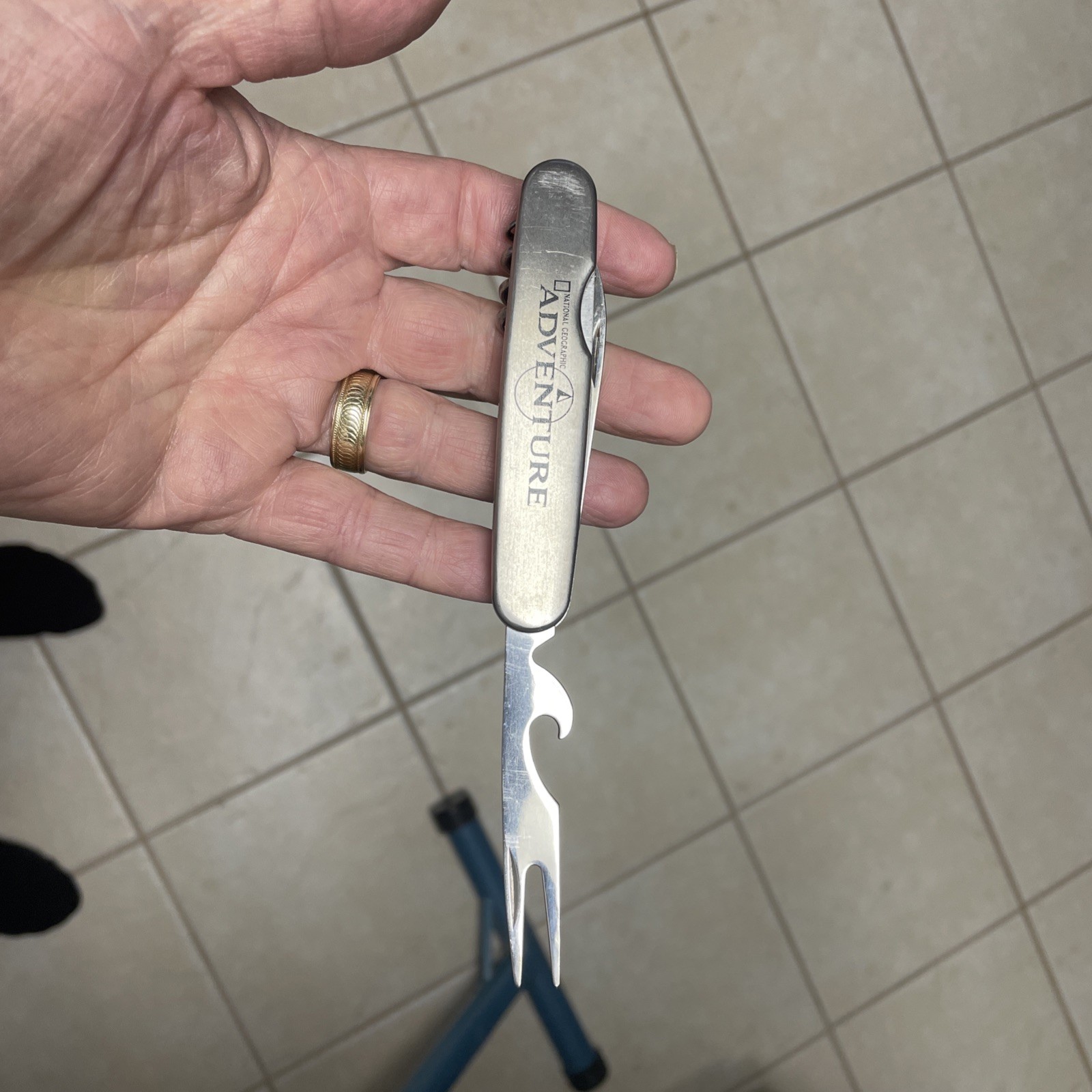 National Geographic SWISS Army Knife