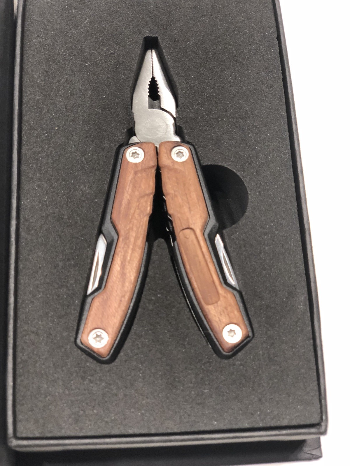 10 In 1 Multi Pliers SunTools Professional Multi Pliers ( Gift Box )