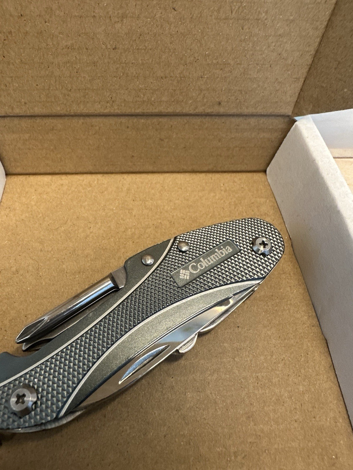 Columbia Deluxe Graphite Multitool 11 in 1