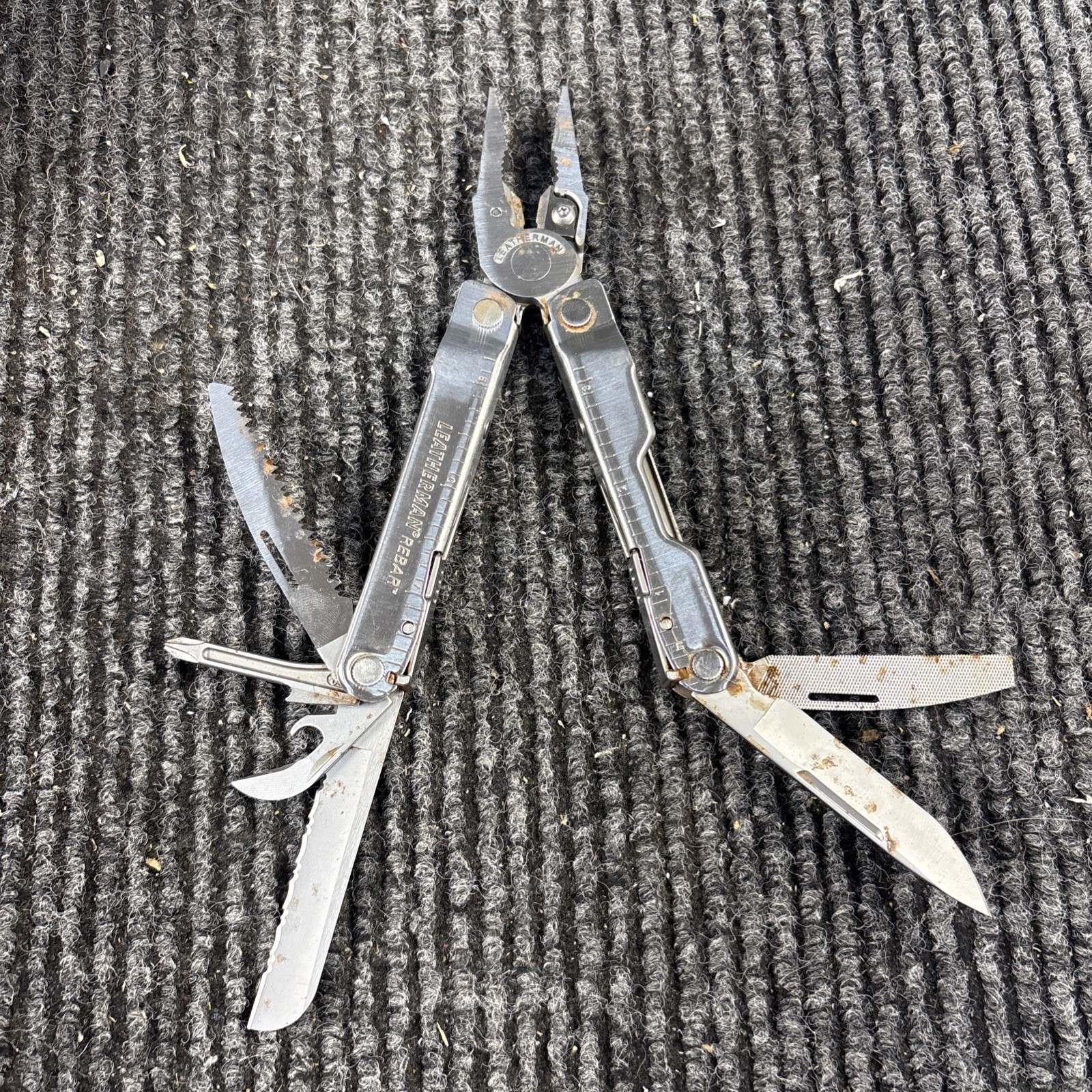 Leatherman REBAR Multi-Tool (082)