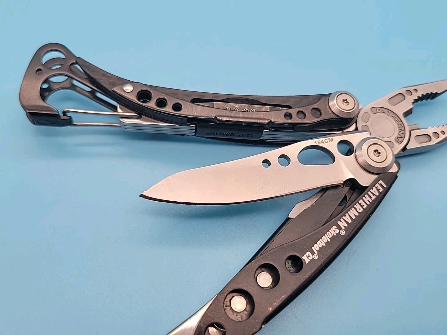 Leatherman Skeletool CX Multi-Tool – Plain Edge 154CM Blade – Driver Bits