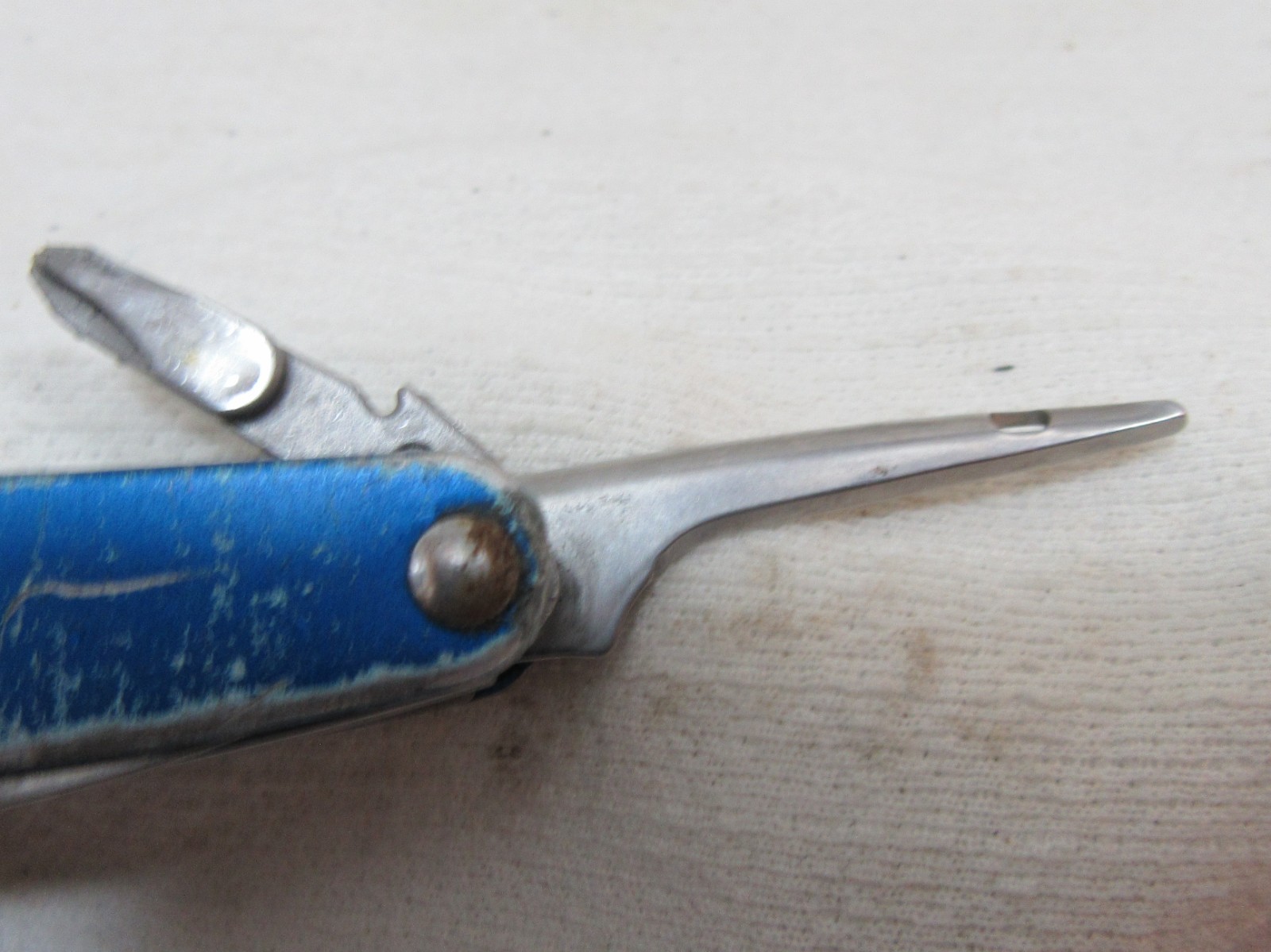 Leatherman Juice CS4 Blue multi-tool USA