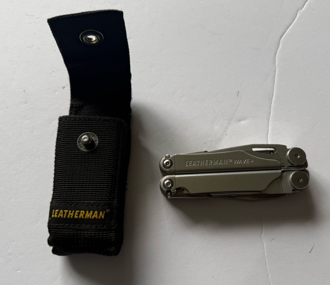 Leatherman Wave Plus + Multi-Tool! SILVER & BLACK! WITH SHEATH! FAST SHIPPING