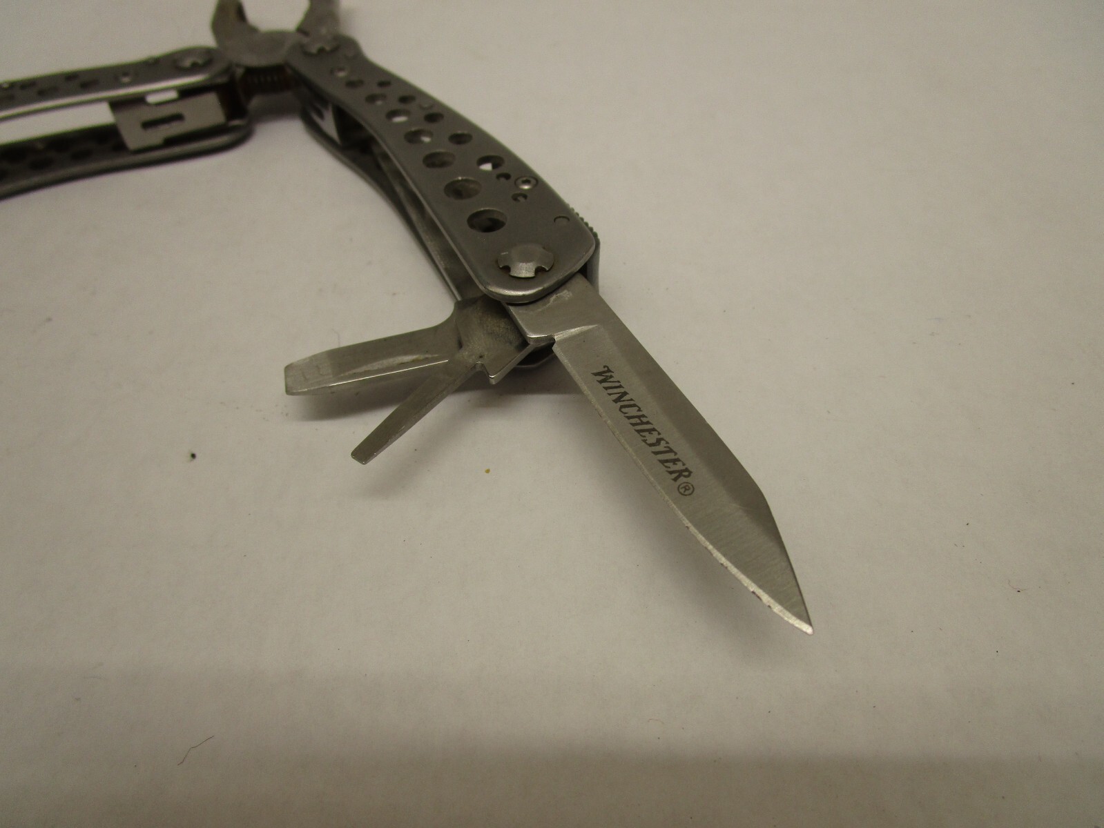 Winchester Multi-Tool w 10pc Bit Set & Belt Carry Sheath Case VGC